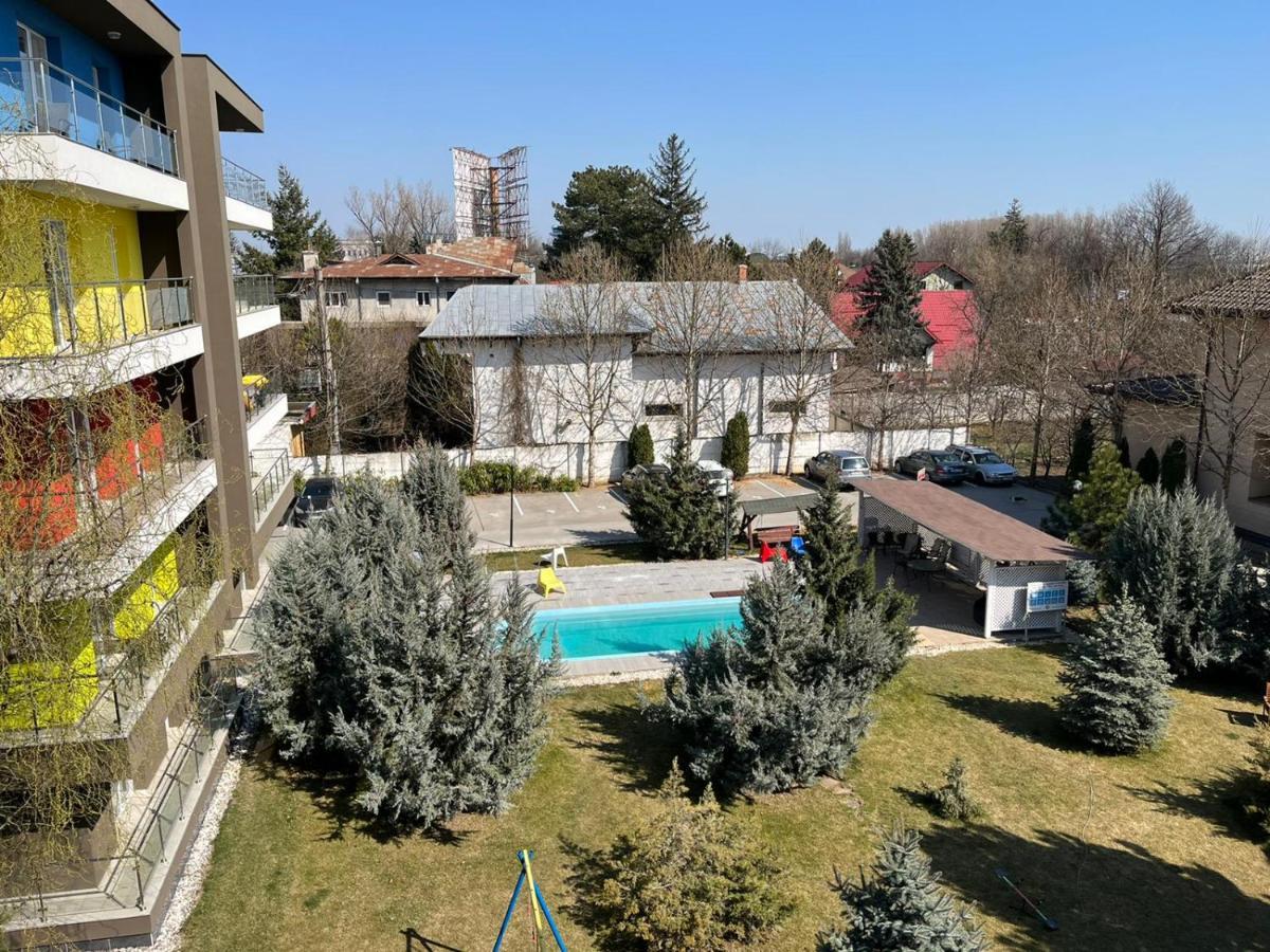 Tranzzzit Airport Apartment Otopeni Kültér fotó